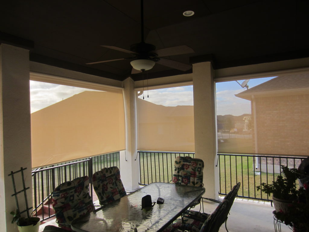 Exterior grade 97% Beige/White roller shade fabric.